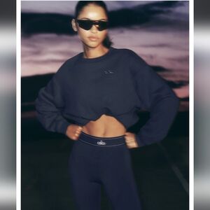 ALO Yoga Navy Accolade Crew Neck Pullover